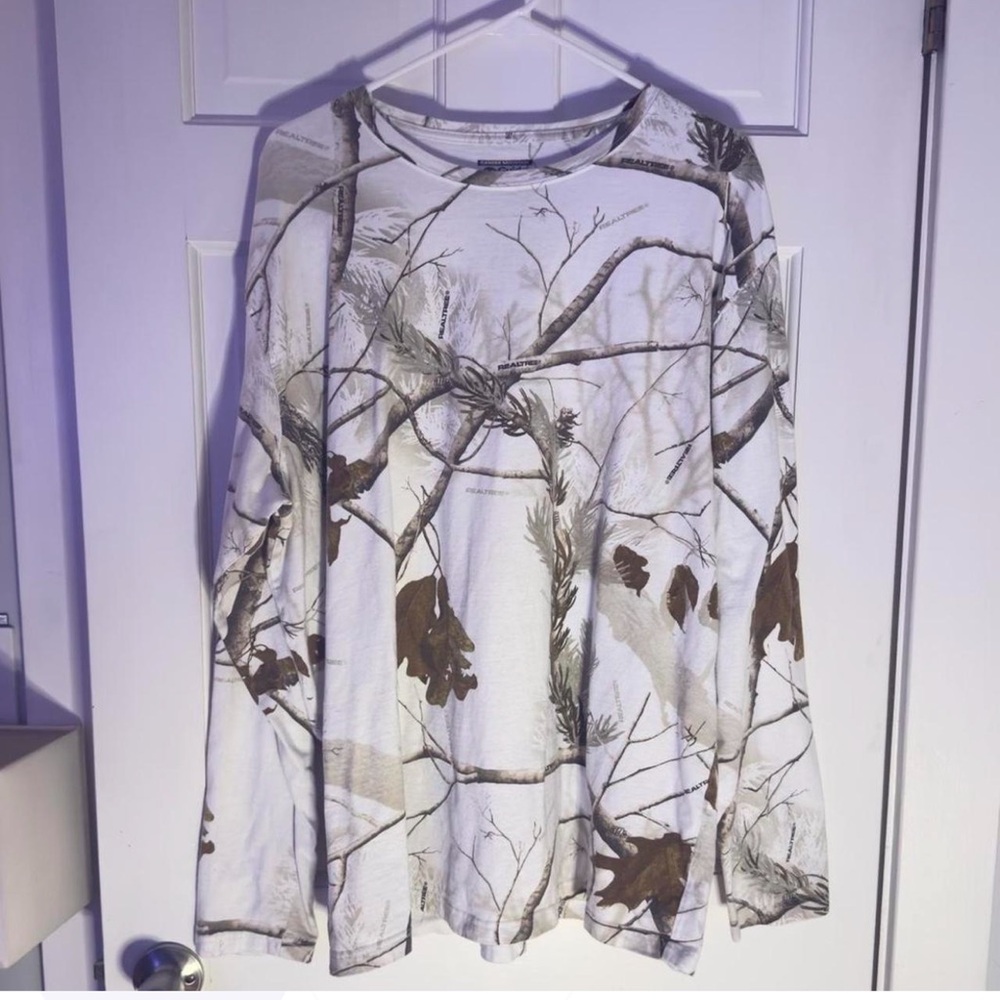 Gander Mountain Like New White Camouflage Long Sleeved Tee XXL MossyOak RealTree - Picture 2 of 5